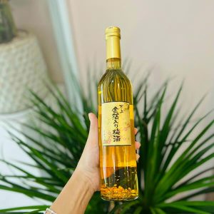 Rượu Mơ Vảy Vàng Choya Kikkoman 500ML của Nhật Bản
